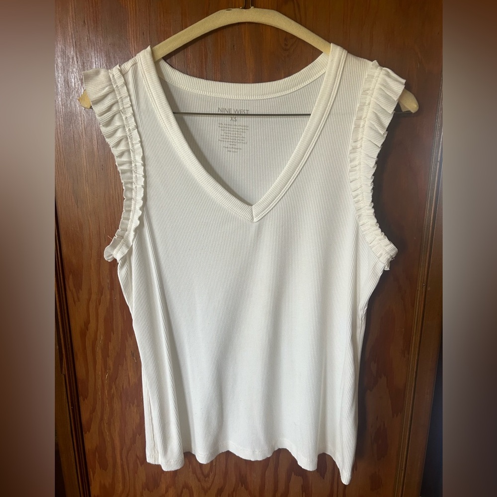 Nine West Ruffle Sleeveless Top. XS.
